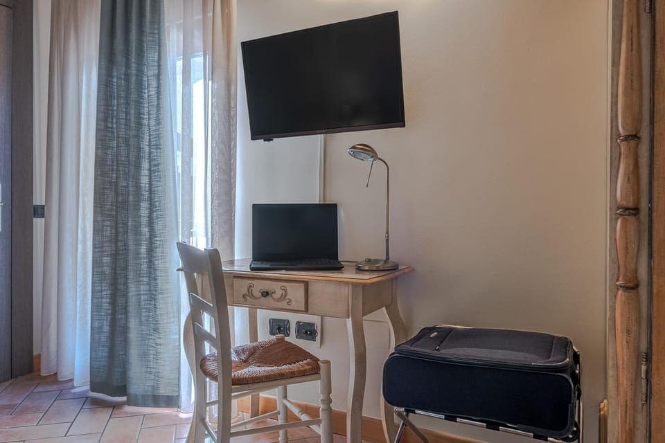 TV and multimedia, Seating area