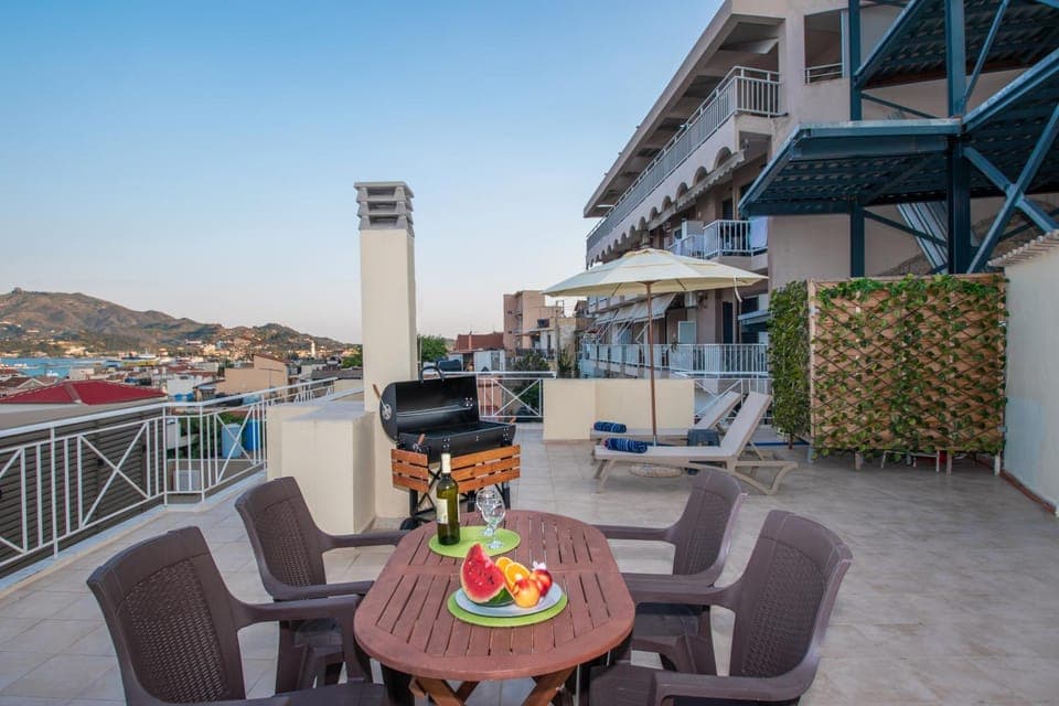 Patio, Day, Natural landscape, View (from property/room), Balcony/Terrace, Dining area, Mountain view