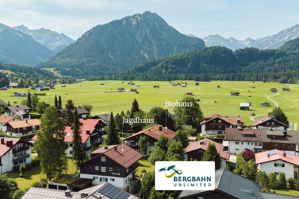 Property building, Nearby landmark, Spring, Day, Natural landscape, Bird's eye view, View (from property/room), Mountain view