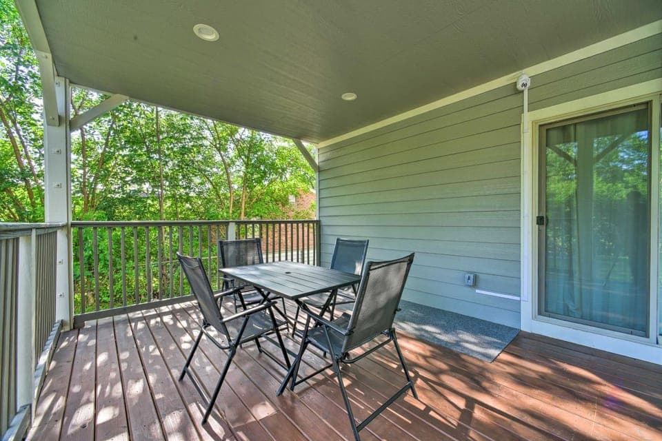 Walk to Main St! Sunny Clawson Home w/ Yard House in Clawson