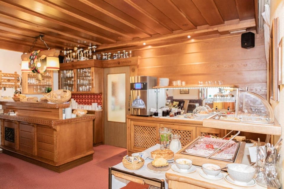 Coffee/tea facilities, Buffet breakfast