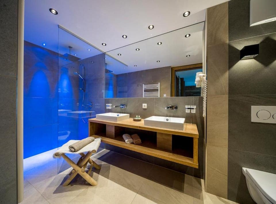 Toilet, Bathroom, Photo of the whole room