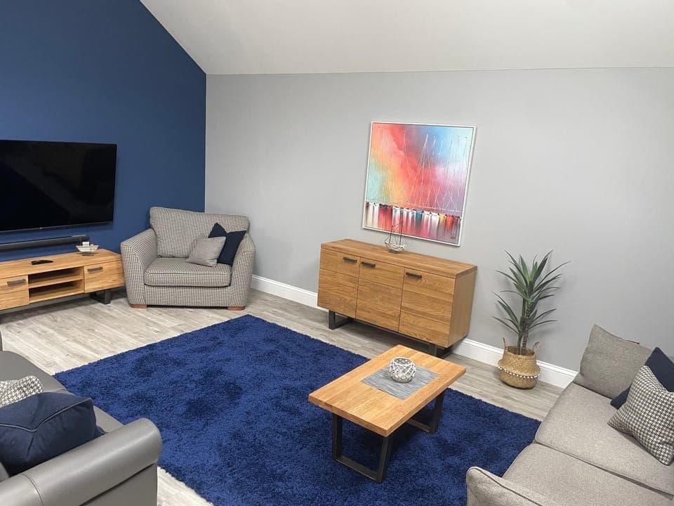 Communal lounge/ TV room, TV and multimedia, Living room, Seating area