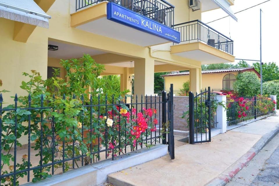 Property building, Facade/entrance