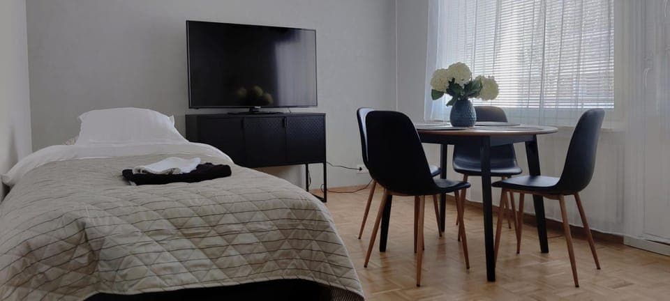 Living room, Bedroom