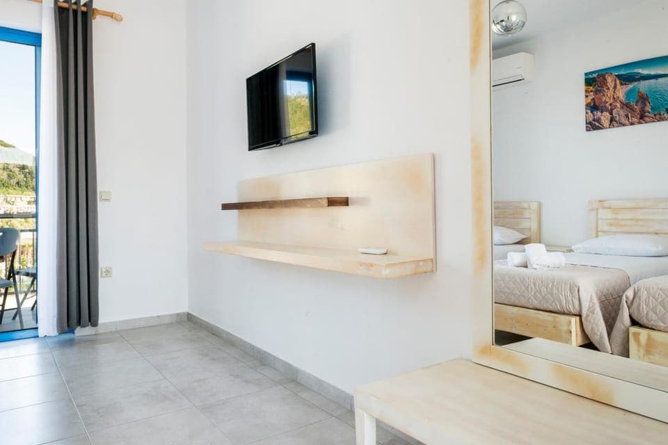 Communal lounge/ TV room, Bed, Photo of the whole room, Bedroom, air conditioner