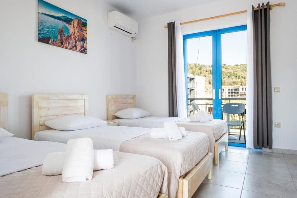 Bed, Photo of the whole room, Bedroom, towels, air conditioner