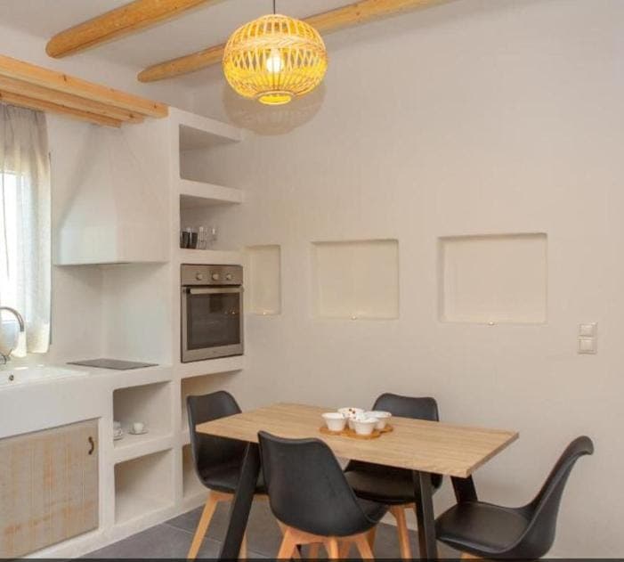 Kitchen or kitchenette, Dining area, pet friendly, stove