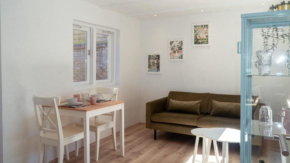 Living room, Seating area, Dining area