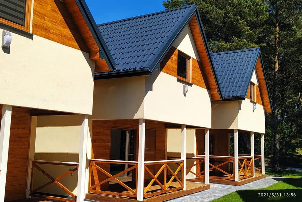 Property building, Facade/entrance, View (from property/room), Balcony/Terrace