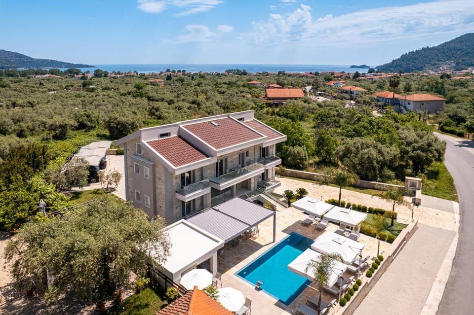 Property building, Swimming pool