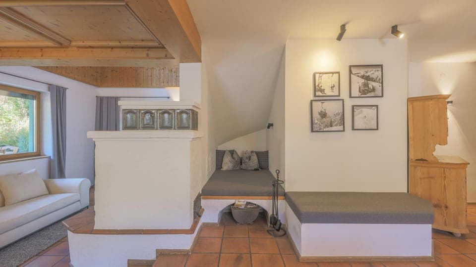 Seating area, flat iron