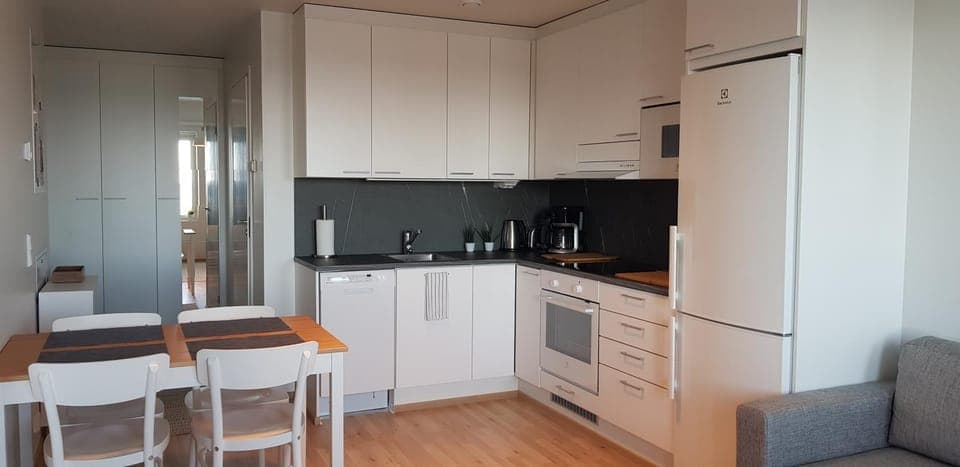 Kitchen or kitchenette, Dining area, dishwasher, oven