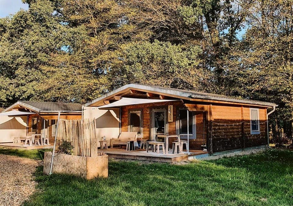 Property building, Garden, Balcony/Terrace, Seating area, Dining area