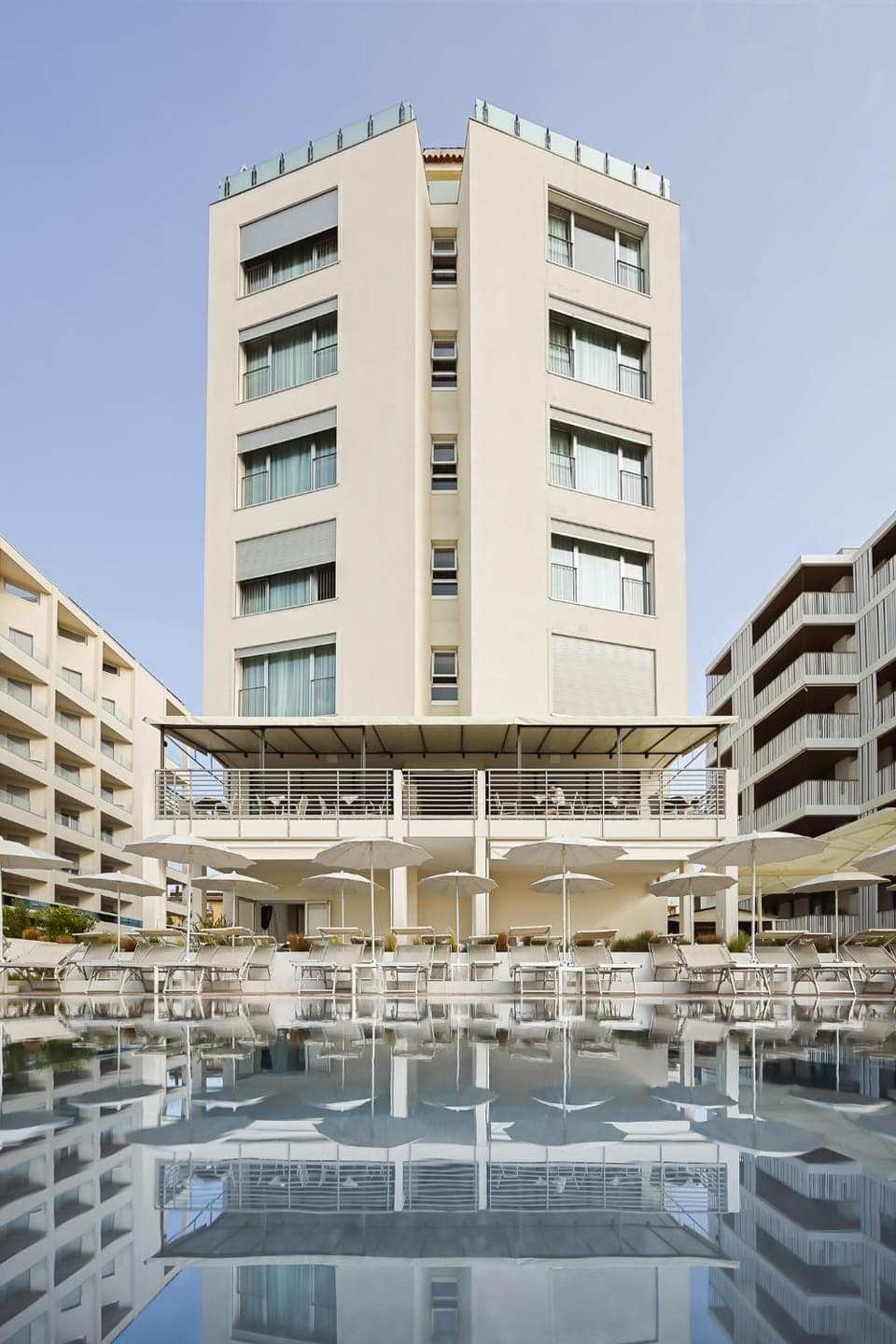 Property building, Summer, Pool view, Swimming pool