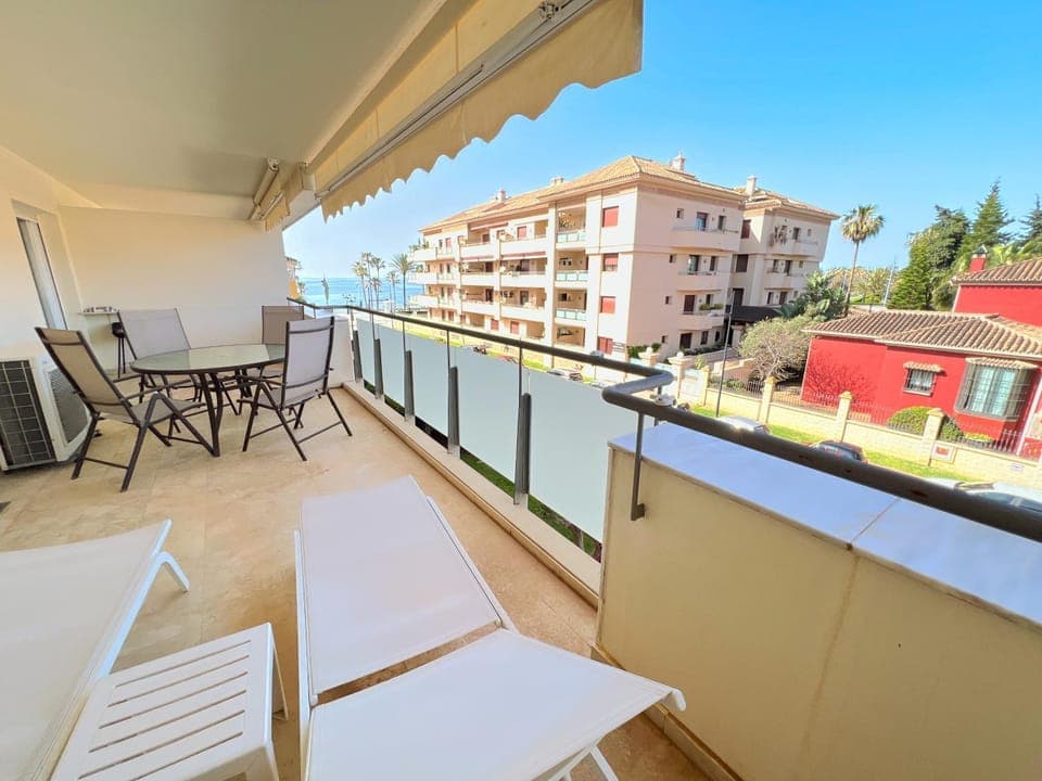 Balcony/Terrace, Dining area, Sea view, Sea view, Sunrise, Sunset, sunbed, sunbed