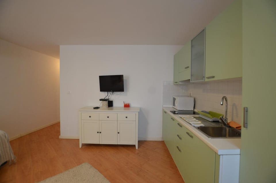 Kitchen or kitchenette, pet friendly