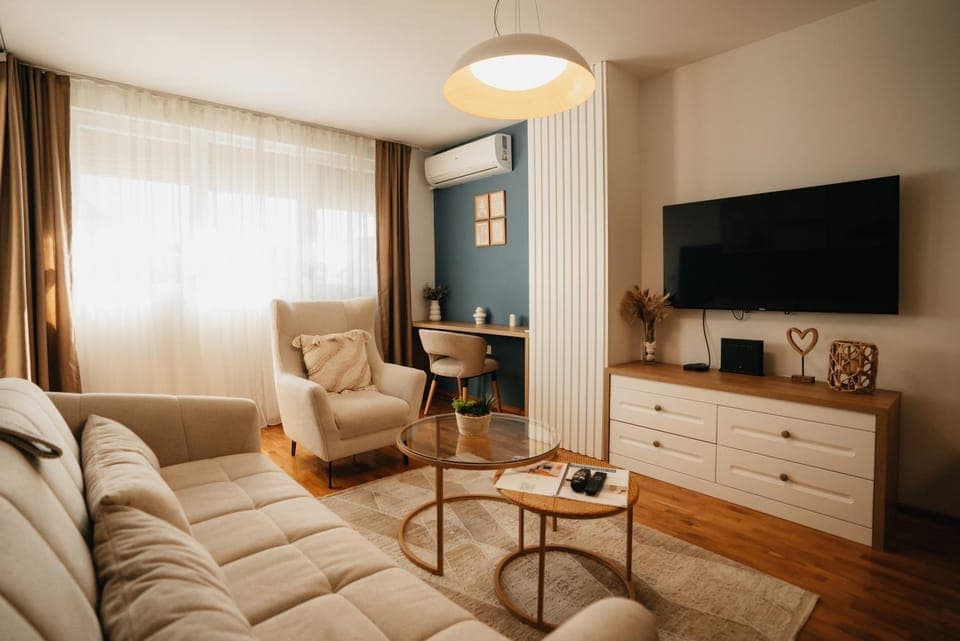 TV and multimedia, Living room, Seating area