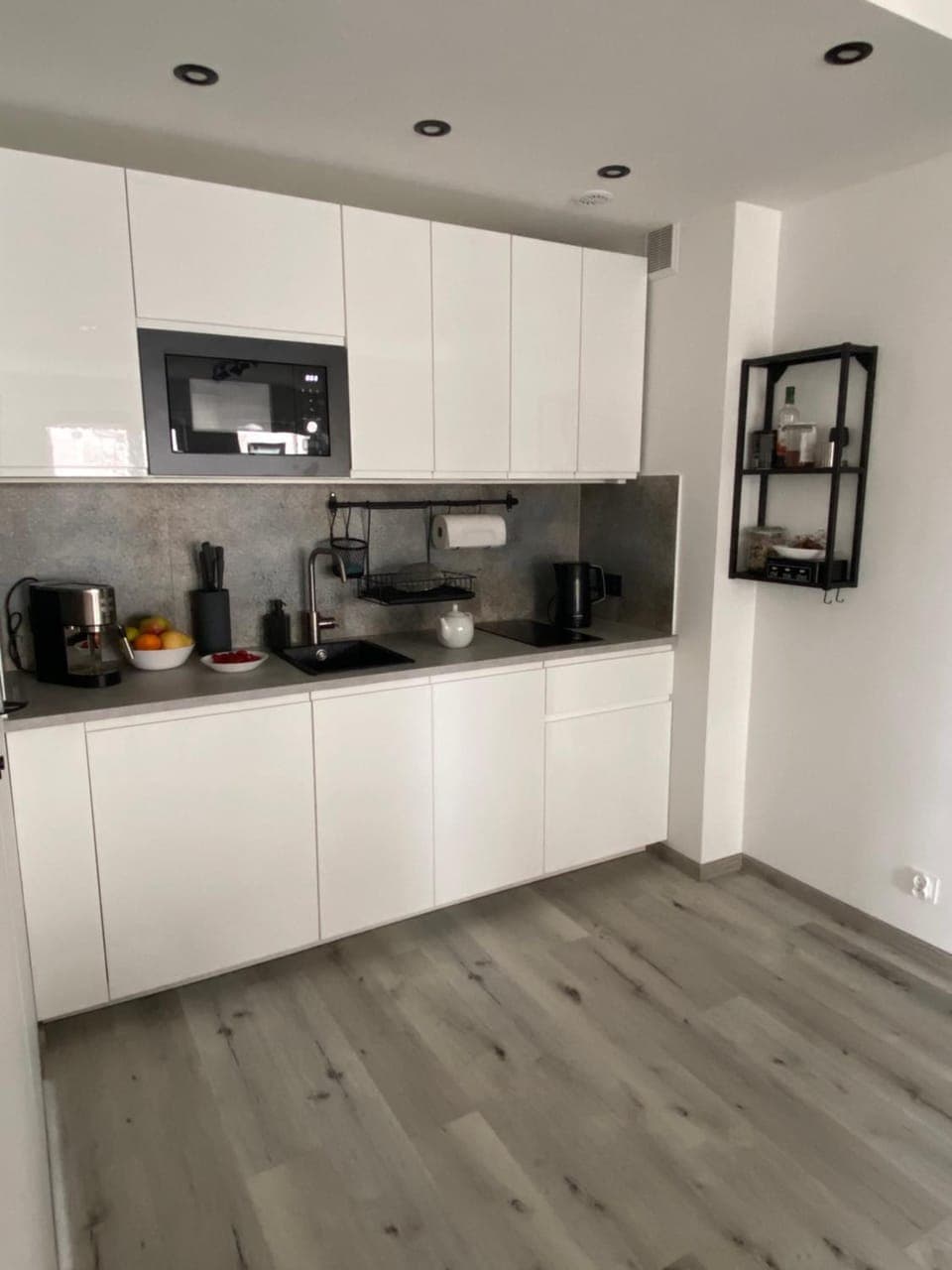 Kitchen or kitchenette, Communal kitchen