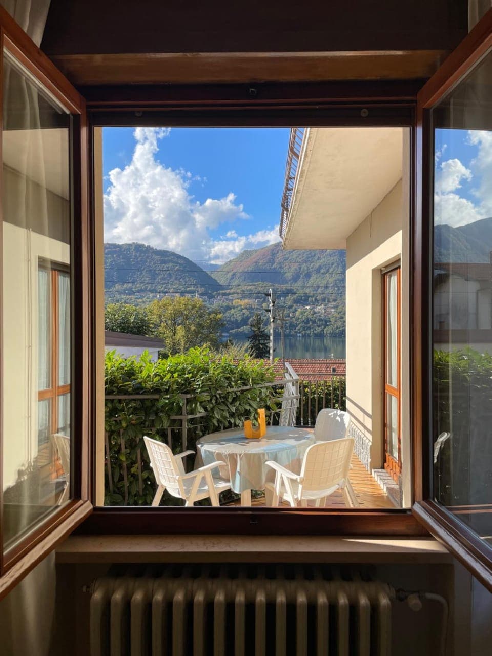 Balcony/Terrace, Lake view, Mountain view