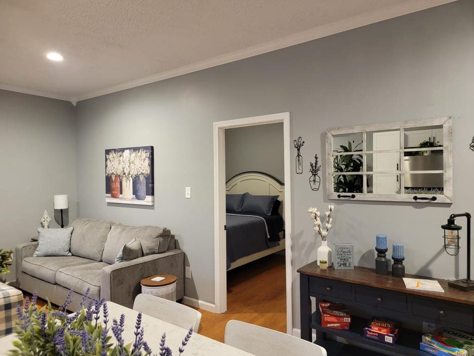 Living room, Seating area, Dining area