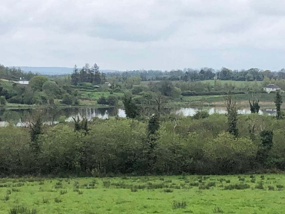 Lough Aduff Lodge 5 minutes from Carrick on Shannon Apartment in Longford