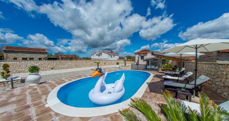 Pool view, Swimming pool, Swimming pool