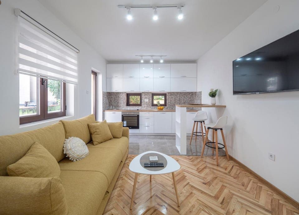 Communal lounge/ TV room, TV and multimedia, Living room, Seating area