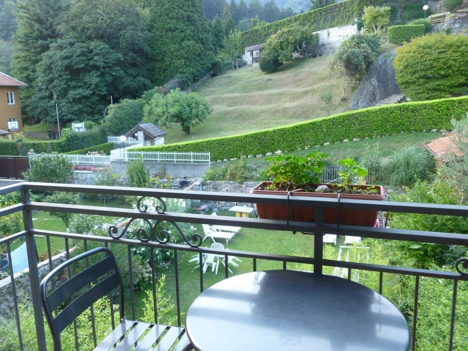 Balcony/Terrace, Mountain view