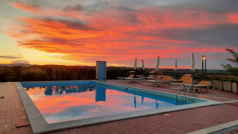 Swimming pool, Sunset, sunbed