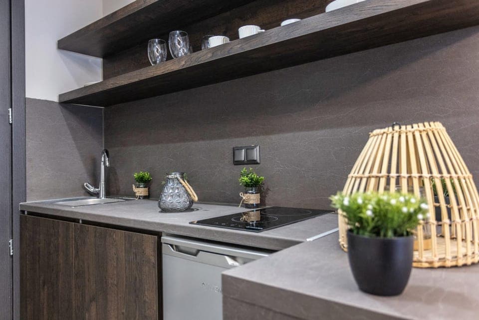 Kitchen or kitchenette