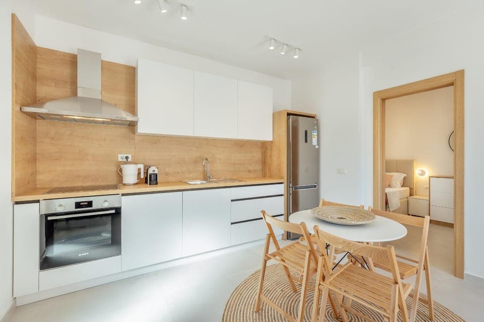 Dining area, kitchen