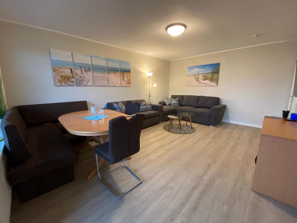 Living room, Seating area, Dining area