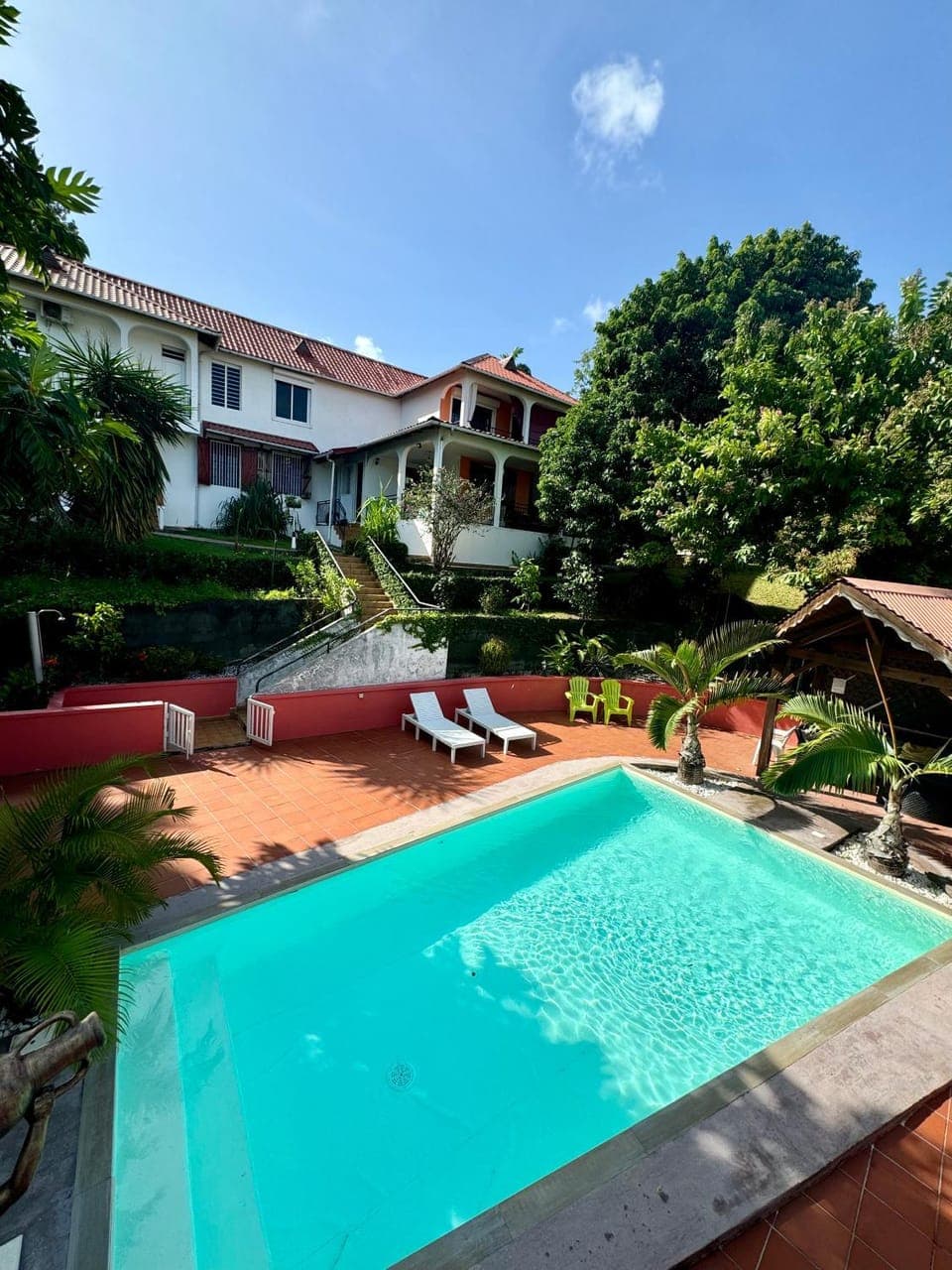 Property building, Garden view, Swimming pool, Swimming pool, sunbed
