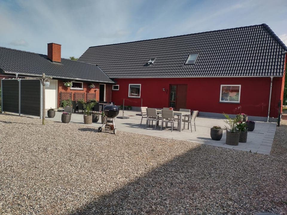 Property building, Patio, Day