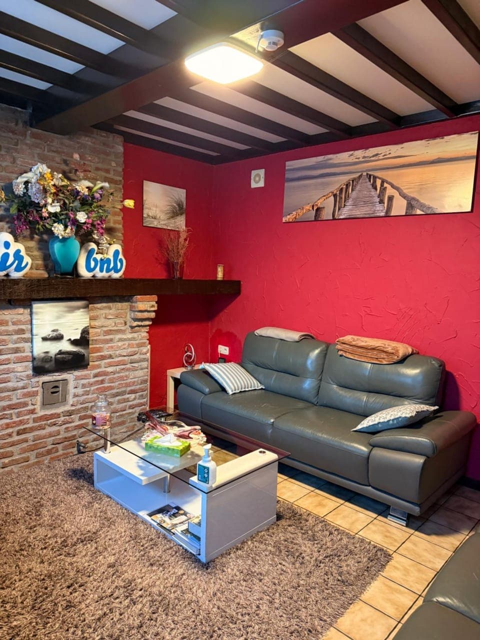 Communal lounge/ TV room