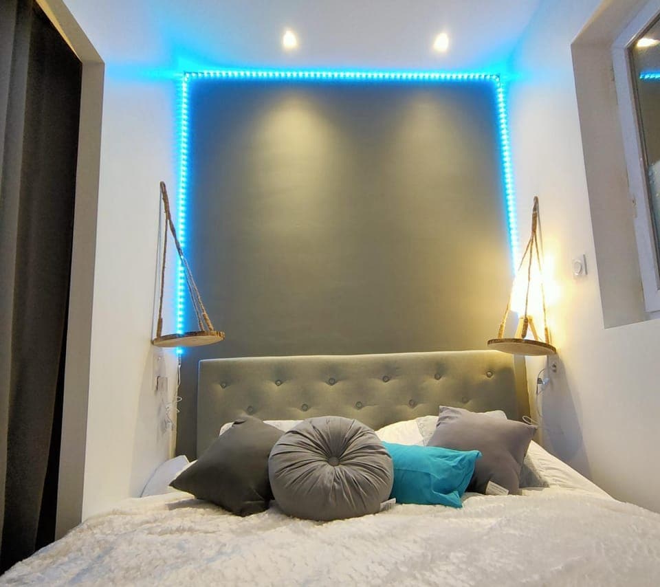 Bed, Photo of the whole room, Bedroom