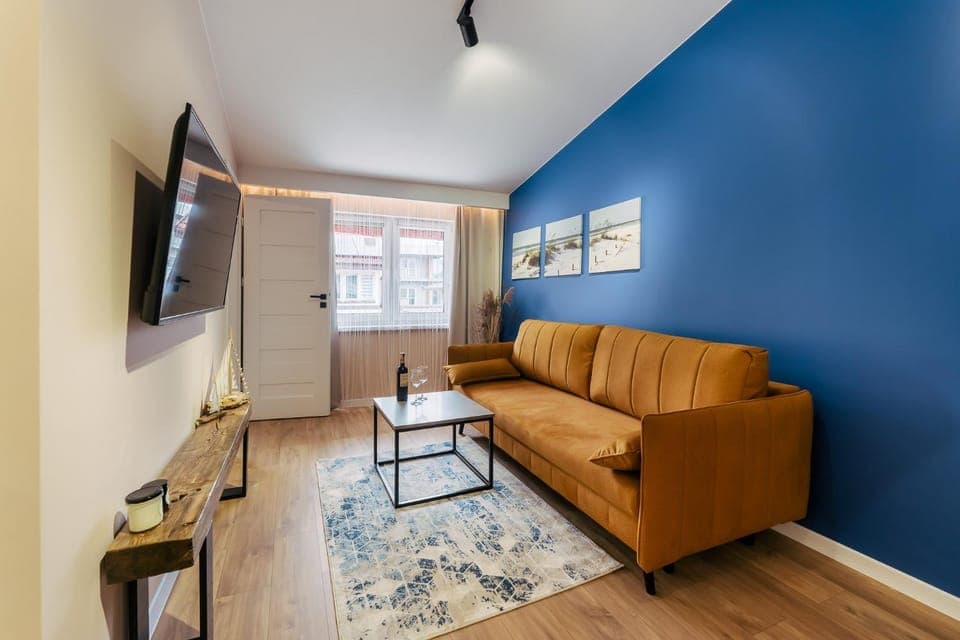 Communal lounge/ TV room, TV and multimedia, Living room