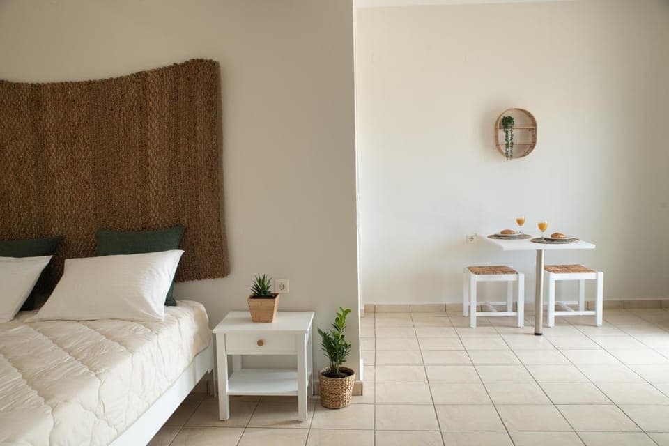 Dining area, Bedroom