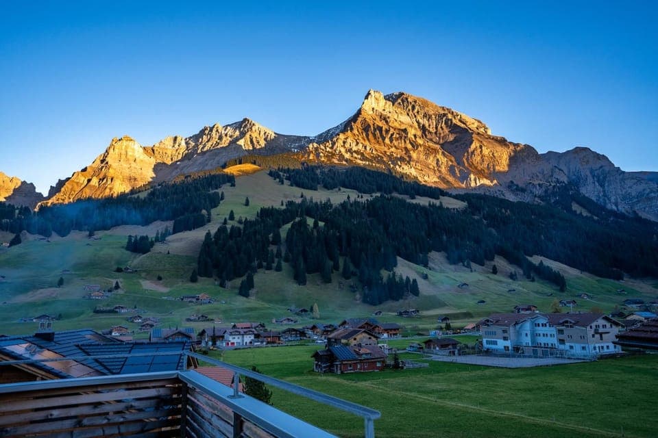 Nearby landmark, Natural landscape, Mountain view