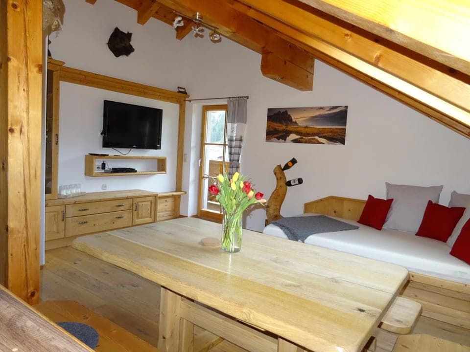 Communal lounge/ TV room, Dining area