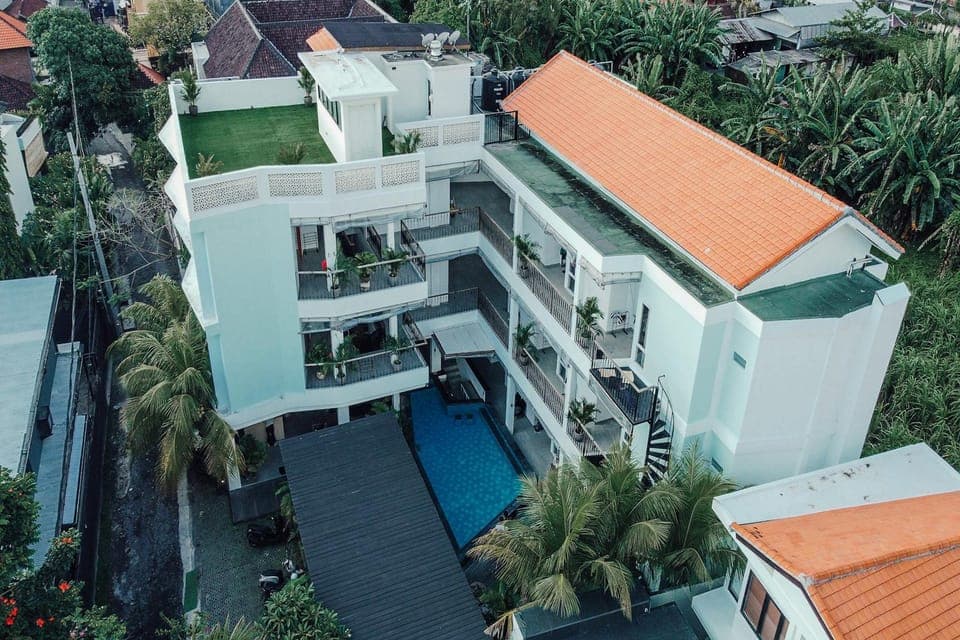 Property building, Swimming pool