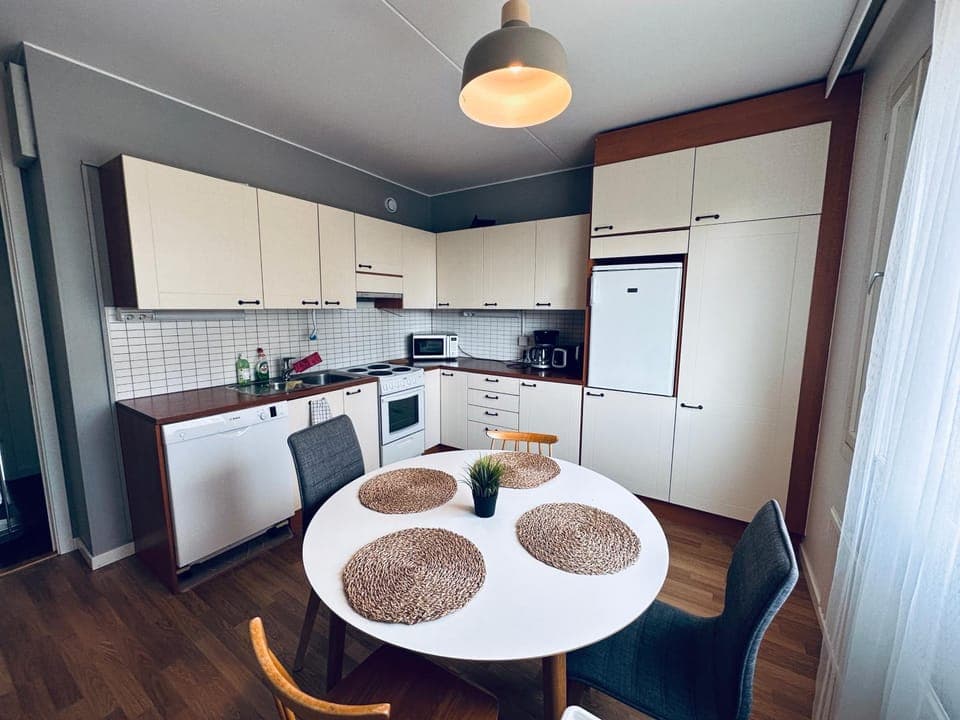Kitchen or kitchenette, Seating area