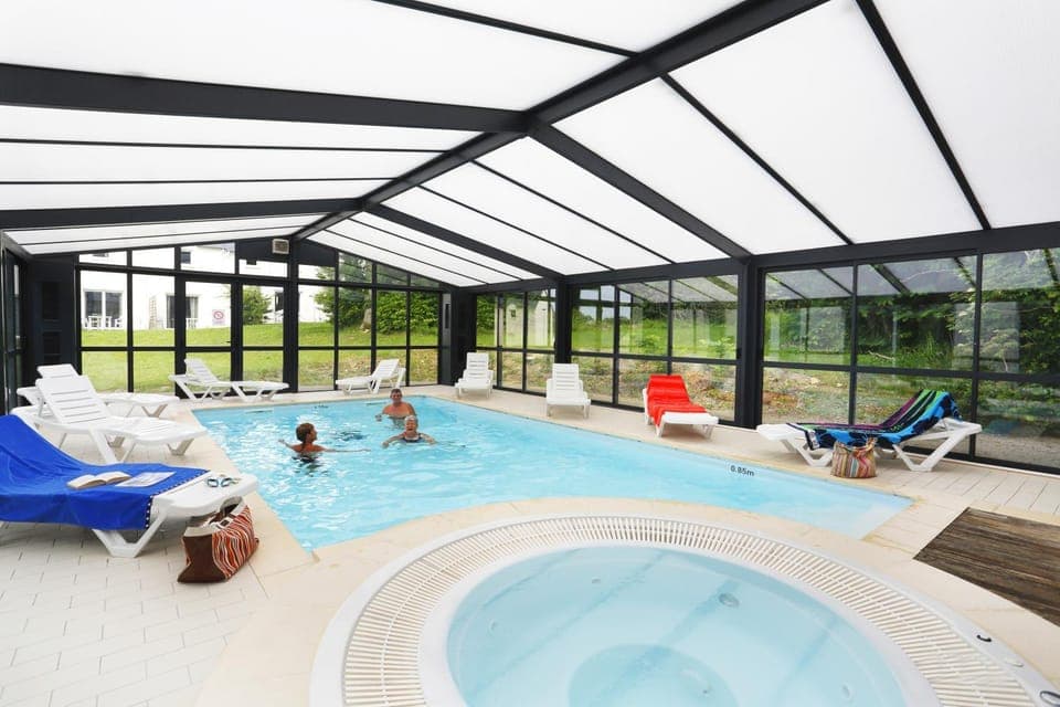 Hot Tub, Swimming pool, sunbed