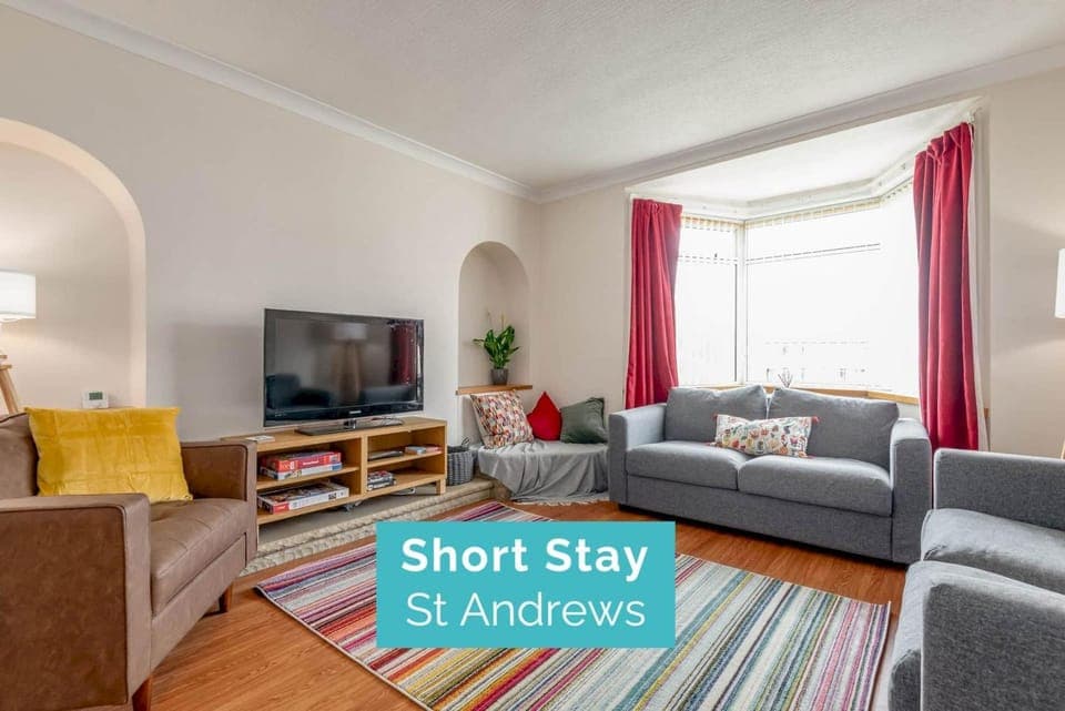 Communal lounge/ TV room, Living room