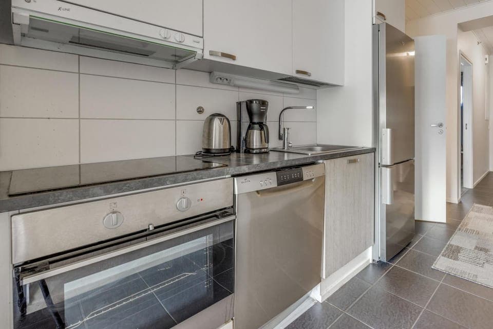Kitchen or kitchenette, pet friendly, stove