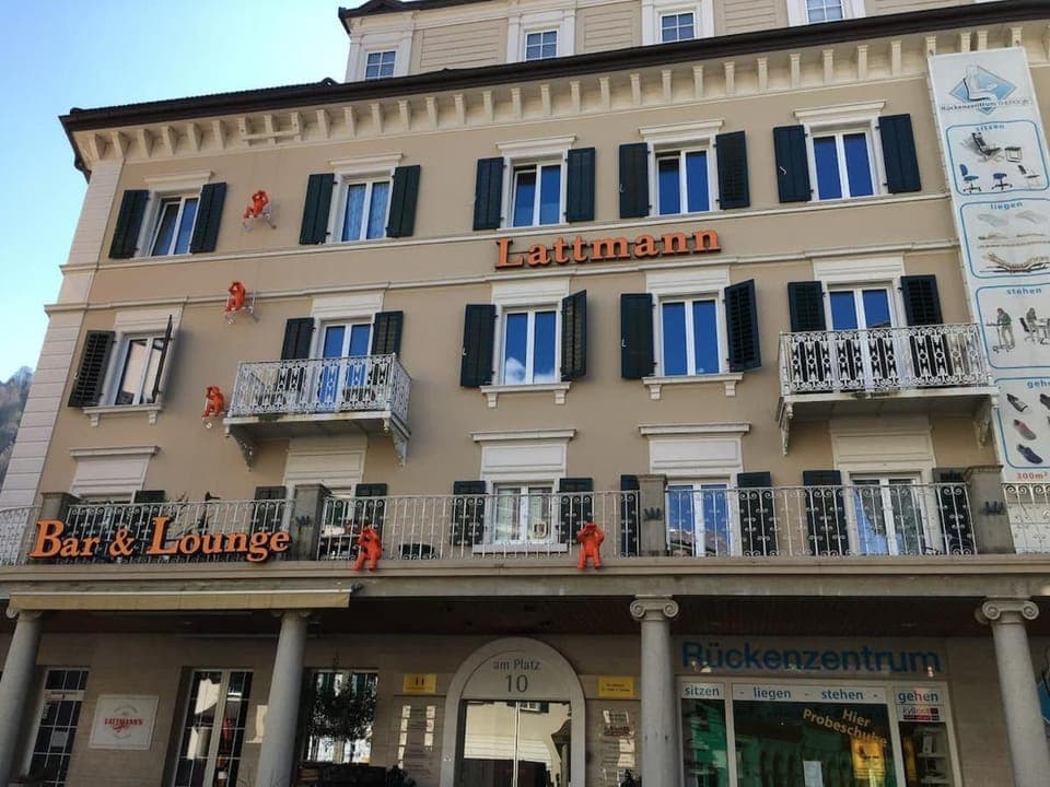 Property building, Facade/entrance