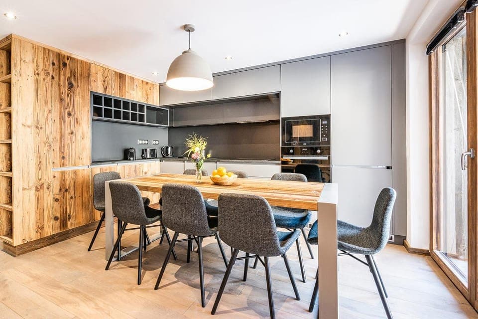 Dining area, kitchen