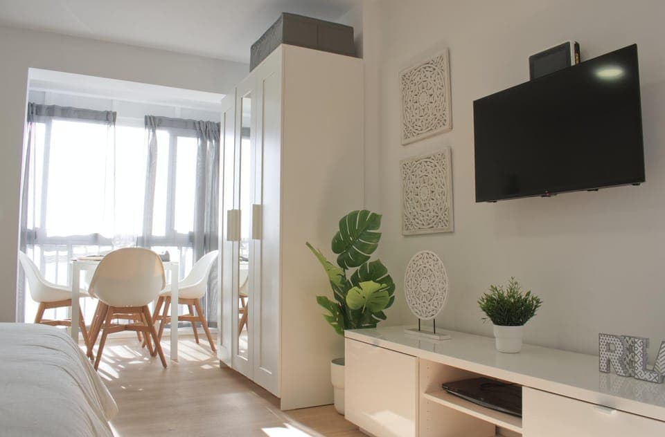 Photo of the whole room, Time of day