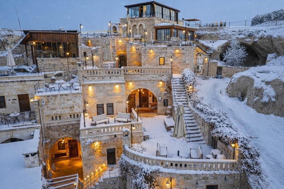 Property building, Natural landscape, Winter